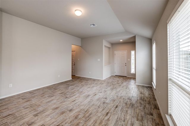 120 Lyndon DR, San Marcos, TX 78666