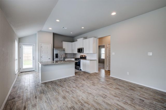 120 Lyndon DR, San Marcos, TX 78666