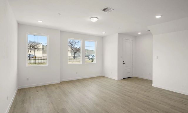 5708 Lakeview Drive, Watauga, TX 76148