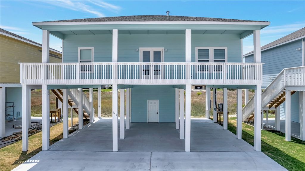143 Paradise Dr E, Rockport, TX 78382 — exterior