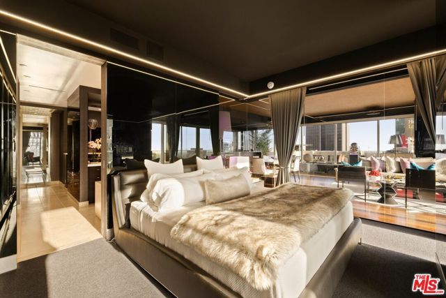 6250 Hollywood Boulevard 14H, Los Angeles, CA 90028
