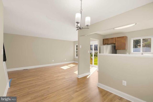 12106 SONGBIRD LN, Germantown, MD 20876