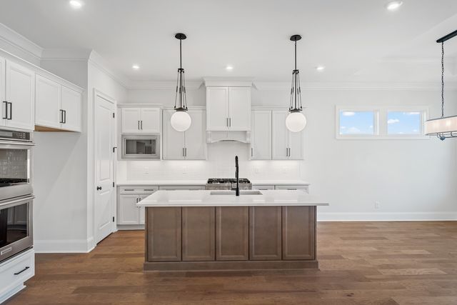 7290 Woodruff Dr, Fairview, TN 37062