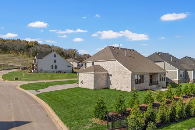 7290 Woodruff Dr, Fairview, TN 37062