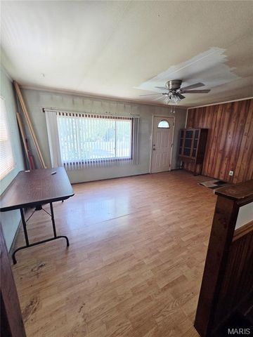 9503 Ridge Avenue, Overland, MO 63114