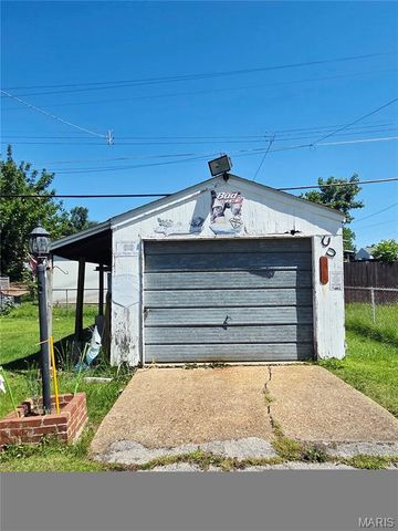 9503 Ridge Avenue, Overland, MO 63114