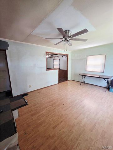 9503 Ridge Avenue, Overland, MO 63114