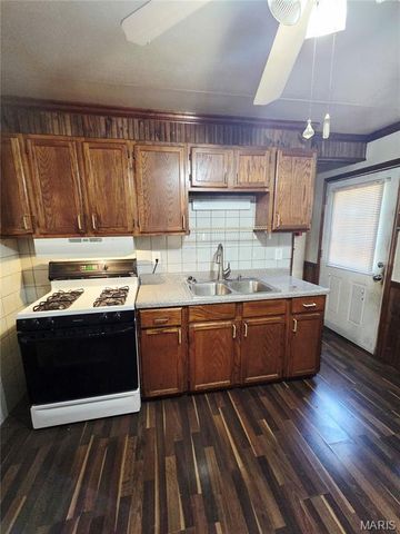 9503 Ridge Avenue, Overland, MO 63114