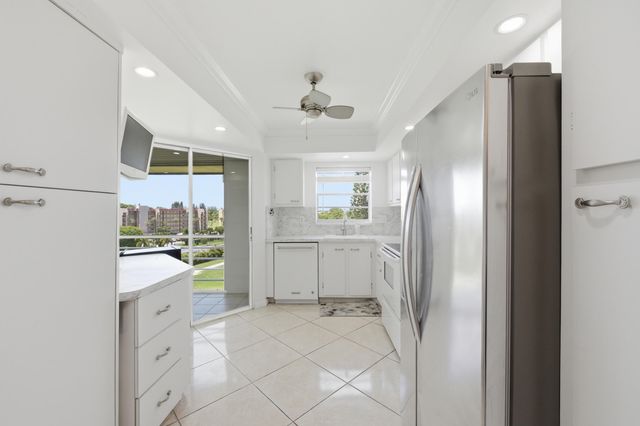 3836 Via Poinciana 603, Greenacres, FL 33467