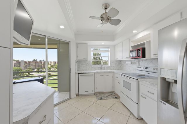 3836 Via Poinciana 603, Greenacres, FL 33467