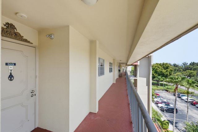 3836 Via Poinciana 603, Greenacres, FL 33467