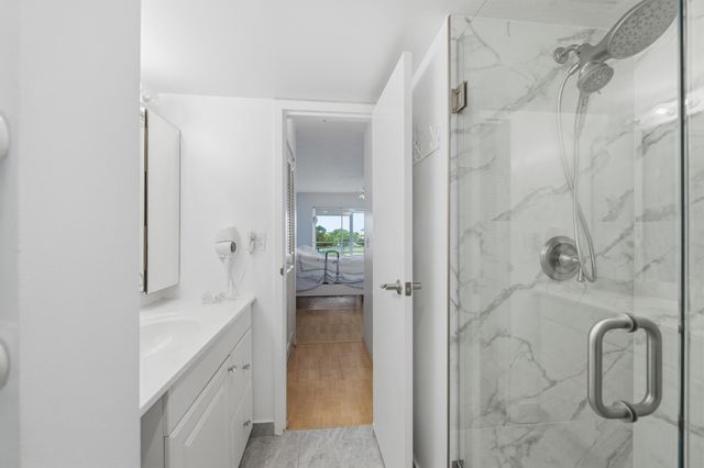 3836 Via Poinciana 603, Greenacres, FL 33467