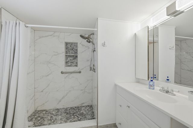 3836 Via Poinciana 603, Greenacres, FL 33467