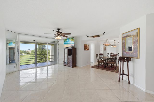 3836 Via Poinciana 603, Greenacres, FL 33467