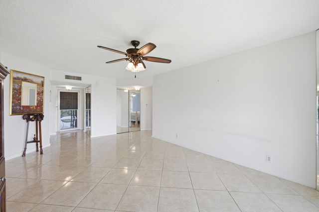 3836 Via Poinciana 603, Greenacres, FL 33467