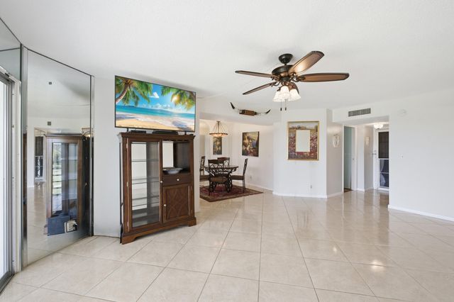 3836 Via Poinciana 603, Greenacres, FL 33467