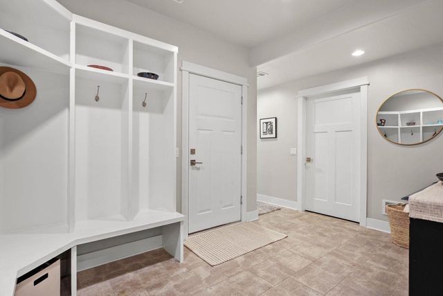 6711 S Chickahauk Trail, Middleton, WI 53562