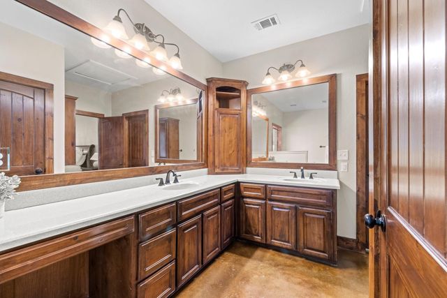 1130 Eastern Oaks, Florence, TX 76527