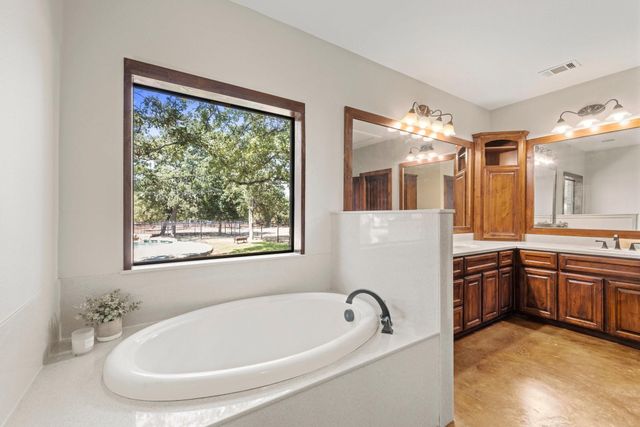 1130 Eastern Oaks, Florence, TX 76527
