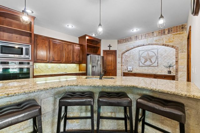 1130 Eastern Oaks, Florence, TX 76527