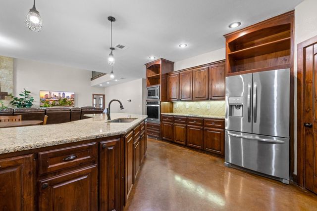 1130 Eastern Oaks, Florence, TX 76527