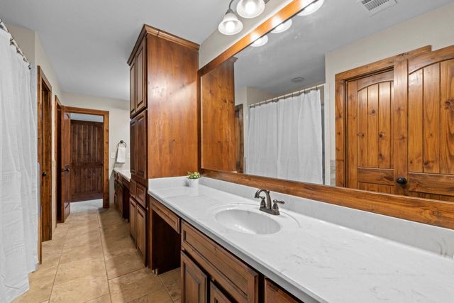 1130 Eastern Oaks, Florence, TX 76527