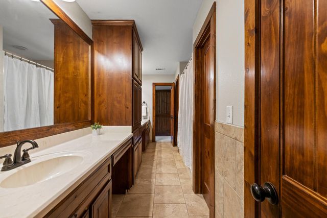 1130 Eastern Oaks, Florence, TX 76527