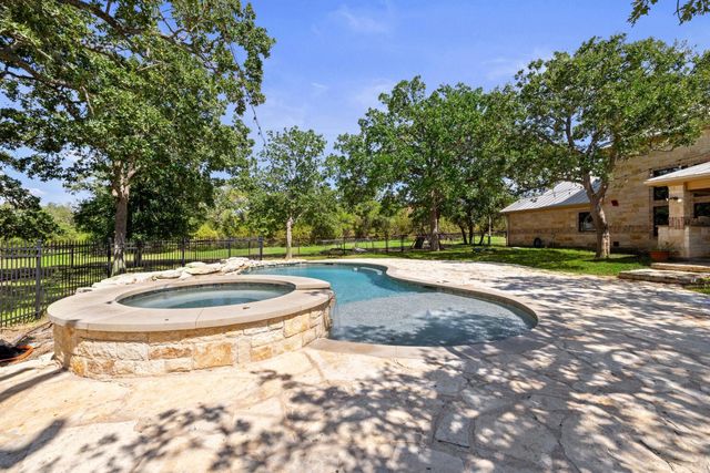 1130 Eastern Oaks, Florence, TX 76527