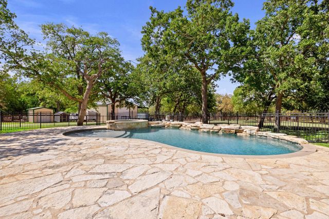 1130 Eastern Oaks, Florence, TX 76527