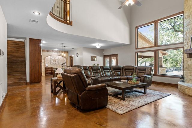 1130 Eastern Oaks, Florence, TX 76527