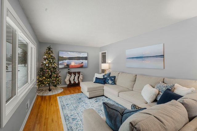 8800 10th Avenue S, Bloomington, MN 55420