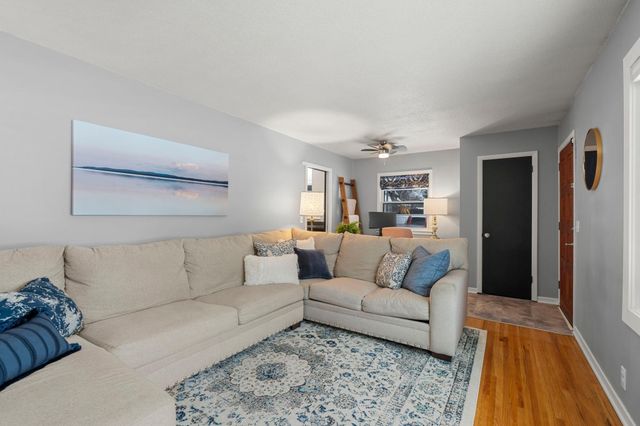 8800 10th Avenue S, Bloomington, MN 55420