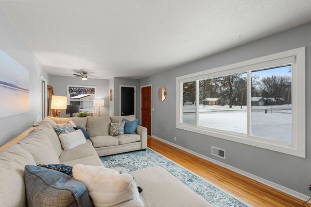 8800 10th Avenue S, Bloomington, MN 55420