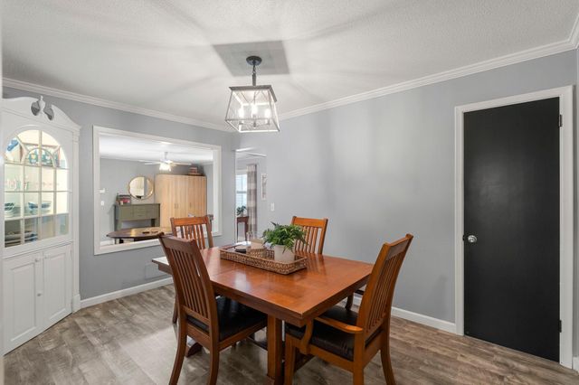 8800 10th Avenue S, Bloomington, MN 55420