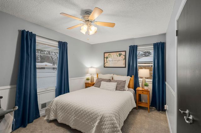 8800 10th Avenue S, Bloomington, MN 55420