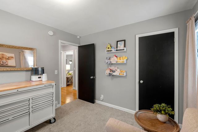 8800 10th Avenue S, Bloomington, MN 55420