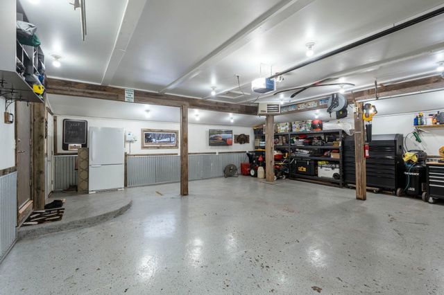 8800 10th Avenue S, Bloomington, MN 55420