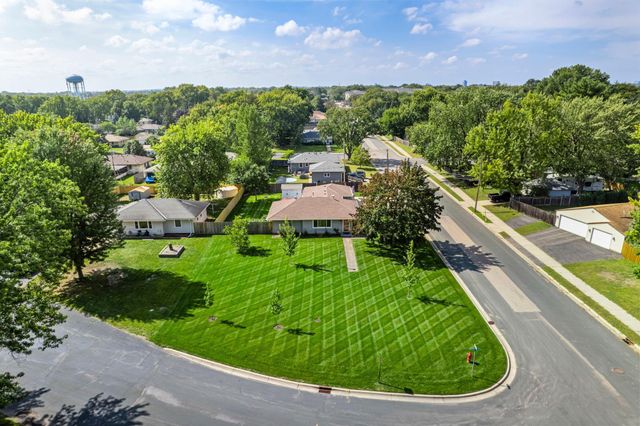 8800 10th Avenue S, Bloomington, MN 55420