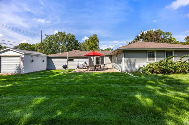 8800 10th Avenue S, Bloomington, MN 55420