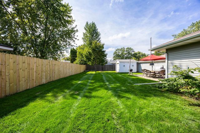 8800 10th Avenue S, Bloomington, MN 55420