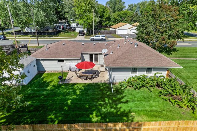 8800 10th Avenue S, Bloomington, MN 55420