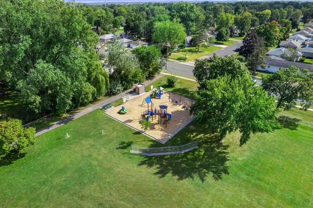 8800 10th Avenue S, Bloomington, MN 55420