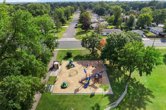 8800 10th Avenue S, Bloomington, MN 55420