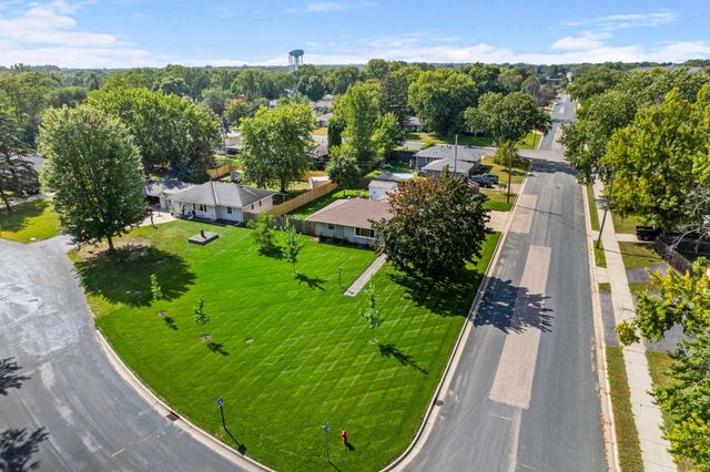 8800 10th Avenue S, Bloomington, MN 55420