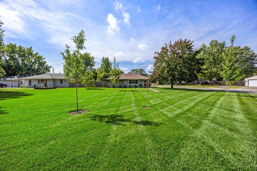 8800 10th Avenue S, Bloomington, MN 55420