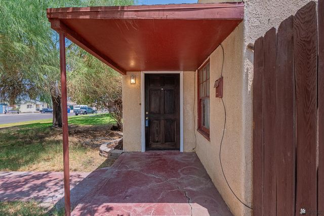 585 S 7 AVE, Yuma, AZ 85364