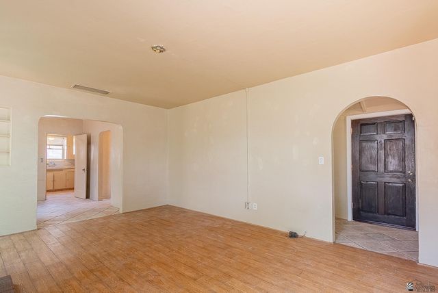 585 S 7 AVE, Yuma, AZ 85364