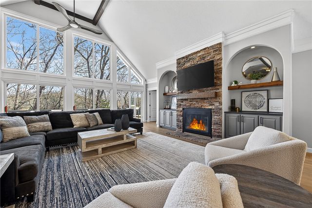 8354 Hopper Road, Rogers, AR 72756