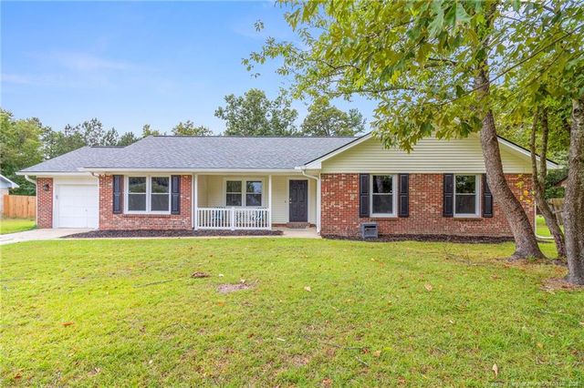 501 Woodberry Circle, Raeford, NC 28376