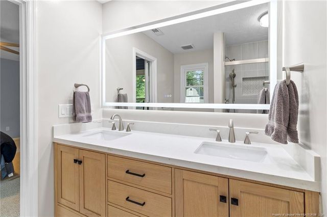 501 Woodberry Circle, Raeford, NC 28376